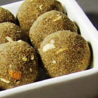 Gur Bajra Laddu