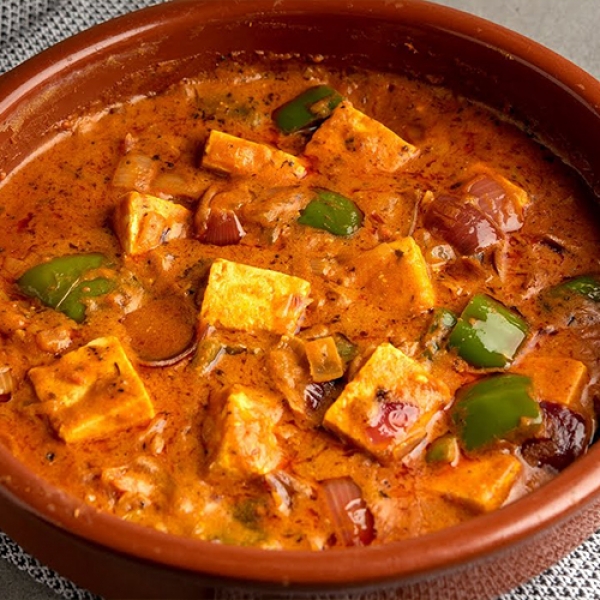 Kadhai Paneer & Pickle with Paratha-2 Pcs