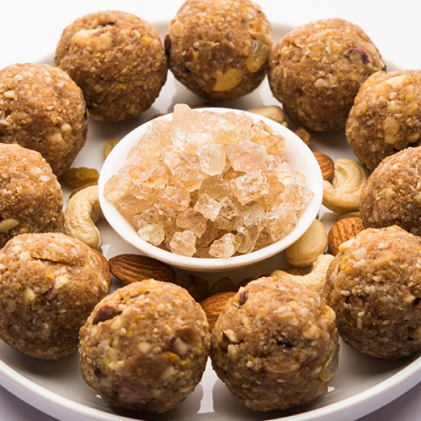 Gond Badam Laddu